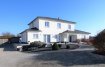 Maison Vente 4 chambres à Tiercelet - 595 000 € Maison Tiercelet 285 m2. Amoureux de belles constructions, de volume et de calme, cette maison est faite pour vous.
Dans un quartier résidentiel en impasse, sur un terrain los et arboré de 15,91 ares, je vous propose de découvrir cette magnifique maison de 286 m² de construction traditionnelle.
Elle se compose pour le rez de chaussée d'une entrée, d'un vaste et lumineux espace de jour de 85 m² dans lequel vous trouverez une cuisine équipée, salle à manger ,salon et un bureau très cosy avec son meuble design et son poêle à bois.
Chacune de ces pièces donne accès à la terrasse puis au jardin.
Toujours en rez de chaussée, vous trouverez un endroit dédié aux ados ou à la famille grace à cet espace de 43 m² qui comprend un salon , une chambre et une salle de douches. L'accès pouvant se faire également par une entrée privative.
La maison dispose également d'un garage carrelé de 50 m² ( 2 portes motorisées ), d'une buanderie et d'une chaufferie.
A l'étage : un palier dessert 2 chambres de belles dimensions avec placard, une salle de bains ainsi qu'une suite parentale disposant d'un dressing et d'une salle de bains avec baignoire et douche.
Cette maison de 2005 dispose d'un chauffage par le sol au rez de chaussée et de volets alu motorisés centralisés.
Produit rare !
Honoraires d'agence à charge vendeur
Peggy Brunet : 06.83.55.51.42