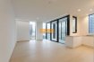 Appartement Location 2 chambres à Luxembourg-Kirchberg - 2 300 € Magnifique appartement situé au 6e étage de la prestigieuse résidence INFINITY, à côté des institutions européennes et du centre-ville, se composant comme suit: - Hall d'entrée avec armoire vestiaire sur mesure - Grand séjour lumineux avec vue époustouflante - Cuisine équipée ouverte avec plaque de cuisson à induction, four, four micro-ondes, réfrigérateur, congélateur, lave-vaisselle et beaucoup de rangement - Terrasse-loggia de 8 m2 - 2 chambres avec armoires faites sur mesure - Salle de bain avec lavabo et armoires, miroir armoire, douche italienne et WC - WC séparé pour invités - Débarras pour machine à laver et sèche-linge à condensation- Hauteur exceptionnelle sous plafond 2,90 m - Au sous-sol: - Cave individuelle - Emplacement pour 1 voiture- Grand local vélo et poussette. - En bas de la résidence vous trouvez: - les commerces du shopping Infinity: boulangerie Paul, traiteur Cocottes supermarché Delhaize, restaurants, centre de fitness, salon de coiffure ... Auchan et piscine à quelques arrêts de tram- Arrêt du tram Philharmonie - Mudam à 50 mètres La résidence se trouve à proximité de: - Centre-ville - Institutions européennes - Gare Pfaffenthal - Accès autoroutes - Écoles, crèches et parcs - Médecins - Philharmonie & Grand Théâtre- Disponibilité Immédiate€- PREMIÈRE OCCUPATION.€ Classe énergétique : A€ Classe d'isolation thermique : A