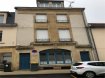 Immeuble de rapport Vente à Longwy - 220 000 € A LONGWY HAUT CENTRE A VENDRE UN PETIT IMMEUBLE EN COPROPRIETE AVEC 2 APPARTEMENTS.
APPARTEMENTS LIBRES DE TOUTE OCUPATION.
AU REZ-DE-CHAUSSEE, une entrée dégagement.
AU 1ER ETAGE UN APPARTEMENT D'UNE SUPERFICIE HABITABLE DE 63M².
COMPRENANT: Une entrée dégagement, un cellier, une cuisine équipée, un salon salle à manger, une chambre, une salle de douche, un WC séparé, une cave.
AU 2EME ETAGE UN APPARTEMENT EN DUPLEX D'UNE SUPERFICIE DE 110M² AU SOL (LOI CARREZ 96M²).
COMPRENANT: Une entrée dégagement avec 2 celliers, un WC, une cuisine équipée, un salon salle à manger, trois chambres, une salle de bain avec WC, une cave,
CHAUFFAGE AU GAZ.
DOUBLE VITRAGE PVC.
VOLETS ELECTRIQUE.
TOUT A L'EGOUT.
PAS DE SYNDIC.
PAS DE CHARGES.