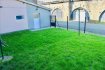 Maison mitoyenne Location 5 chambres à Charency-Vezin - 863 € c.c. Grande maison de village entièrement rénovée comprenant:
- au RDC: Cuisine équipée ouverte sur séjour, salon, WC, buanderie, garage avec accès jardin;
- 1er étage: 3 chambres, une salle de douche avec WC, mezzanine;
- Sous combles: 2 chambres, une salle de douche avec WC, accès grenier pour stockage.
Chauffage au fioul avec chaudière à condensation (prévoir remplissage de la cuve à l'entrée dans les lieux)
Les charges comprennent uniquement l'entretien annuel de la chaudière.
Double vitrage PVC
Travaux en cours de finition. Disponibilité courant mai.