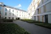 Appartement Location 1 chambre à Luxembourg-Centre ville - 2 800 € Sigelux Real Estate vous propose à la location cet appartement de luxe, entièrement meublé par la Maison « Bonn », situé en centre-ville, L-2229 Luxembourg , Rue du Nord lot 19, au 1er étage d’une résidence de 6 unités.
Surface habitable +/- 64m2:
- living
- cuisine ouverte toute équipée
- salle de douche, toilette, lave-linge, sèche-linge
- dressing
- une chambre
- revêtement sol parquet
- chauffage urbain
- double vitrage
- porte sécurisée
- 1 parking fermé (parking du théâtre)
- cave
DISPONIBILITE IMMEDIATE
Loyer . 2800 €
Charges : 350 €
Pour plus de renseignement ou un Rendez-Vous pour visiter contactez :
SIGELUX : 46 71 31 ou info@sigelux.lu