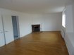 Appartement Vente 3 chambres à Nancy-St Pierre - René II - Marcel Brot - 189 500 € NANCY, tout proche de la Maternité, de l'HOPITAL CENTRAL et de l'Eglise de Bonsecours, dans petite copropriété de 5 lots, un appartement par étage, Beau F 5, vaste salon-salle à manger de 30.60 m2, trois belles chambres de 13.60 m2, 13.30 m2 et 13.20 m2 cuisine séparée équipée neuve de 11.90 m2, grande sallle de bains neuve(baignoire, double-vasque, wc) cabinet de toilettes avec douche, un WC séparé avec lave-mains, un dressing, chauffage individuel au gaz neuf, petit espace extérieur privatif et accès à jardin collectif, appartement en parfait état, A SAISIR : 189 500 euros, possibilité d'acheter un garage dans le même immeuble en sus du prix Agence KLAA 8 rue Girardet NANCY 06 80 44 77 95 ou 03 83 97 01 78