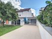 Maison jumelée Vente 4 chambres à Esch-sur-Alzette - 860 000 € L'Agence ImmoAssur vous propose en exclusivité.
Cette belle maison avec 3 façades libres, vous serez séduit par les volumes proposés ainsi que la belle luminosité.
Située à deux pas du centre ville tout en étant dans une situation tranquille.
Elle est composée comme suit:
Au rez de chaussée :
- Hall d'entrée
- Bureau 7.5m2
- Wc séparé
- Cuisine équipée salle à manger 25 m2
- Grand salon très lumineux de 32 m2 avec sortie sur le jardin et la terrasse le tout pour 85 m2 .
- Grande pièce supplémentaire de 30 m2 avec de grande baies vitrées, idéal pour pièce de loisirs, salles billard etc...
Au 1er étage :
- Hall de nuit
- Grande suite parentale de 29 m2 avec une salle de bains et douche italienne, un meuble double vasques et wc suspendu.
- Chambre à coucher de 13 m2
Au deuxième étage :
- Hall
- 2 chambres à coucher mansardées (17 m2 et 15 m2 au sol )
- Une salle de douche avec meuble vasque, wc suspendu.
La chaufferie ( chaudière gaz condensation neuve).
Comprend également un grand garage de 26 m2 pour une voiture avec coin buanderie dans le fond du garage, ainsi qu'une cave.
La maison se trouve dans un excellent état.
- Chaudière à gaz condensation installation fin 2018
- Dalles en béton
- Nouvelles peinture et sol
- Fenêtres doubles vitrages
- Façade neuve 12/2018
- 2 salles de bain complètes
Situation géographique exceptionnel regroupant toutes les commodités.
A 10 minutes à pieds de la gare,
à deux pas de école Internationale
LIBRE DE SUITE !!!
Les prix s'entendent frais d'agence de 3 % TVA 17 % inclus.
Pour l'obtention de votre crédit, notre relation avec nos partenaires financiers (banques luxembourgeoise) vous permettront d'avoir les meilleurs conditions du marché.
N'hésitez surtout pas !!!! c'est totalement gratuit.
Nous sommes aussi disponibles pour les visites le samedi.
Selon la disponibilité des propriétaires.
Nous recherchons en permanence pour la vente et pour la location,
des appartements, maisons, terrains à bâtir etc pour notre clientèle déjà existante.
Achat par notre société aussi.
N'hésitez pas à nous contacter si vous avez un bien pour la vente ou la location.
Estimation gratuites voir conditions en agence.
Ref agence :Maison_Esch