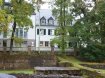 Maison de maître Vente 7 chambres à Trier-Innenstadt - Prix sur demande English/français version scoll down.
Herrschaftliche Stadtvilla mit grossem, ruhigem parkähnlichen Garten, nahe dem Zentrum von Trier.
Das ausnehmend schöne Stadthaus geht auf das Ursprungsjahr 1937 zurück, nach der Teil-Zerstörung 1944 wurde es im Jahr 1946 wieder aufgebaut. Renovierungen fanden in den Jahren 2007 und 2010 statt.
Die Villa vereint Wohnen und Arbeiten unter einem Dach und bietet viel Platz zur persönlichen und individuellen Entfaltung. Die Wohnfläche von ca. 380m2 verteilt sich über 3 Etagen im Haupthaus und auf ein Studio im separaten Garagengebäude auf dem Grundstück. Der Dachboden wurde ausgebaut und lässt sich ebenfalls nutzen.
Das Haupthaus verfügt über 6 Schlafzimmer, 2 Badezimmer und 2 separate Toiletten. Im Erdgeschoss finden sich eine grosse Wohnküche, ein riesiges Wohn/Esszimmer mit Kamin und Zugang zur teilüberdachten Terrasse sowie ein weiterer grosser Wohnraum. Im 1.Stock gibt es einen grossen Balkon zum Innenhof, im 2.Stock eine 25m2 grosse Sonnenterrasse mit Blick über den Garten.
Das ganze Haus ist unterkellert. Hier findet man mehrere Kellerräume, den Heizungskeller, die Waschküche, den Weinkeller, eine Sauna mit Dusche und den Hauswirtschaftsraum.
Die Fenster sind alle doppeltverglast und zum grossen Teil mit elektrischen Rollläden ausgestattet.
Das Garagengebäude verfügt über 2 grosse Stellplätze und eine kleine, charmante Einliegerwohnung ( 50m2 ) mit Wohn/Schlafraum, Küche und Badezimmer.
Der grosse, parkähnliche angelegte Garten ist nahezu uneinsehbar und bildet einen ruhigen, grünen Rückzugsort, mitten in Trier. In der rundum laufenden Mauer finden sich in den jeweiligen Ecken noch 2 weiter kleine Gebäude, die im Stil des Anwesens nachempfunden wurden.
Das Anwesen liegt fussläufig zur Altstadt/Zentrum von Trier. Von hier aus erreicht man umgehend die Moselstrasse mit Autobahnanschluss. Alle Einkaufsmöglichkeiten, Restaurants, Schulen und Sportangebote liegen in unmittelbarer Nähe.
Ein traumhaftes Refugium mitten in Trier.
Spacious villa with a large, quiet, park-like garden, close to the city centre of Trier.
This exceptionally beautiful townhouse dates back to its year of construction 1937. Latest renovations took place in 2007 and 2010.
The villa combines living and working under one roof and offers plenty of space for personal development and potential for expansion.
The living space in the main house spreads over three storeys with approx. 310 sqm and the additional studio with about 55 sqm in a separate garage building. The attic has also been converted.
The main house has a total of six bedrooms, two bathrooms, partly with built-in wardrobes and 2 separate toilets. On the ground floor you will find a high grade fitted kitchen, a dining room and a living room with stucco applications, fireplace and access to the partially covered terrace, as well as a reception room and a guest toilet.
On the 1st floor there is a balcony with gallery facing the courtyard and on the 2nd floor a 25 m2 sun terrace.
The whole house has a basement, divided into heating room, laundry room, wine cellar, utility room and sauna with shower and sink.
The windows are all double-glazed and mostly equipped with electric shutters.
The garage building consists of 2 parking spaces, an outdoor fireplace and a charming flat that stretches over two levels containing living area, kitchenette and bathroom. Further parking spaces are located in the entrance area.
The park-like garden with its old trees and stone wall is almost entirely secluded. With its 2 tea houses, it forms a quiet, green oasis, otherwise only to be found in the countryside.
The property is within walking distance to the old town of Trier. All shops, restaurants, schools, sports facilities and other amenities as well as the motorway are in immediate vicinity.
A dreamlike refuge in the middle of Trier
Maison de maître avec un grand jardin calme aux allures de parc, à proximité du centre de Trèves.
La maison de ville d'une beauté exceptionnelle date de 1937, après avoir été partiellement détruite en 1944, elle a été reconstruite en 1946. Des rénovations ont eu lieu en 2007 et 2010.
La villa combine vivre et travailler sous un même toit et offre beaucoup d'espace pour le développement personnel et individuel. La surface habitable d'environ 380m2 est répartie sur 3 étages dans la maison principale et un studio dans le garage séparé de la propriété. Le grenier a été agrandi et peut également être utilisé.
La maison principale dispose de 6 chambres, 2 salles de bains et 2 toilettes séparées. Au rez-de-chaussée il y a une grande cuisine dînatoire, un immense salon/salle à manger avec cheminée et accès à la terrasse partiellement couverte et un autre grand salon. Au 1er étage il y a un grand balcon donnant sur la cour intérieure, au 2ème étage il y a une terrasse ensoleillée de 25m2 avec vue sur le jardin.
Toute la maison a un sous-sol. Vous y trouverez plusieurs caves, la chaufferie, la buanderie, la cave à vin, un sauna avec douche et la chambre technique.
Les fenêtres sont toutes en double vitrage et équipées pour la plupart de volets roulants électriques.
Le garage dispose de 2 grandes places de parking et d'un charmant petit appartement (50m2) avec salon/chambre, cuisine et salle de bain.
Le grand jardin aux allures de parc est presque invisible et forme une retraite calme et verdoyante au milieu de Trèves. Dans le mur d'enceinte, il y a 2 autres petits bâtiments dans les coins respectifs, qui ont été calqués sur le style de la propriété.
La propriété est à distance de marche de la vieille ville/du centre de Trèves. De là, vous pouvez rejoindre immédiatement la route de la Moselle avec la connexion autoroutière. Tous les commerces, restaurants, écoles et installations sportives sont à proximité immédiate.
Une retraite de rêve au milieu de Trèves.