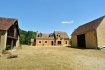 Maison Vente 3 chambres à Vibraye - 222 862 € Proche Vibraye - Maison de campagne. C IMMOBILIER vous prospose une maison de campagne restaurée avec goût offrant : entrée, salle à manger, salon avec cheminée, cuisine aménagée et équipée, bureau, buanderie, salle d'eau avec wc. À l'étage : palier, trois chambres, salle d'eau avec wc. Cave voutée. Grange restaurée avec eau et électricité. Deux abris voitures. Terrain clos et arboré de 8 825 m2. Possibilité de deux hectares supplémentaires. C IMMOBILIER VIBRAYE - PLACE DE L'ÉGLISE - 02.43.71.71.71