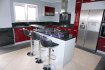 Appartement Vente 2 chambres à Mamer - 940 000 € New keys vous propose ce superbe appartement 2 chambres en duplex d'une surface totale de 105 m2, idéalement situé dans la commune de Mamer, proche de toutes les commodités.
Aux 2' et 3' étages d'une petite copropriété très bien entretenue datant de 2008.
L'appartement se compose comme suit :
Au 2' étage :
- Un hall d'entrée.
- Un salon/salle à manger de 34m2 -.
- Une cuisine toute équipée de 14 m2 -.
- Un WC séparé avec lavabo.
- Un espace Buanderie.
- Un débarras.
- Un Balcon avec store banne motorisé de 7 m2 -.
À l'étage :
- Une chambre avec placard sur mesure de 14 m2 -.
- Une chambre avec placard sur mesure de 16 m2 -.
- Une salle de bain avec baignoire, douche et Wc de 12 m2
-
Pour compléter ce bien, vous profiterez également des prestations suivantes :
- 1 grand garage 2 voitures de 33 m2 -.
- 1 Mezzanine
- 1 emplacement extérieur.
Divers :
- Double vitrage.
- Porte de garage motorisé.
À VISITER RAPIDEMENT
Pour plus d'informations et/ou visites, veuillez nous contacter au 661 434 100 ou par e-mail à l'adresse kdif@newkeys.lu
COVID: Pour votre sécurité, nos visites sont effectuées avec des masques, des gants et limitées à 3 personnes par visite.
Les prix s'entendent frais d'agence de 3 % TVA 17 % inclus dans le prix est payable par le vendeur.
Nous recherchons en permanence pour la vente et pour la location, des appartements, maisons, terrains à bâtir pour notre clientèle déjà existante.
N'hésitez pas à nous contacter si vous avez un bien pour la vente ou la location.
Estimation gratuite.
Ref agence : 5003414