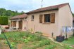 Maison Vente 3 chambres à Pont-à-Mousson - 215 000 € Maison individuelle proche nature et à 5 min de la gare de P. En demi-niveau maison individuelle comprenant : Hall d'entrée avec placard, cuisine ouverte sur salon/séjour en accès terrasse et jardin, 3 chambres, salle d'eau avec douche à l'Italienne de 2018, Buanderie et double garage. Rare à visiter sans tarder !!!
