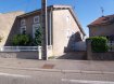 Maison Vente 3 chambres à Blénod-lès-Pont-à-Mousson - 175 000 € Maison de ville entièrement rénovée. Vous découvrirez une entrée desservant une pièce bureau, la cuisine équipée, la salle de bains et le séjour. A l'étage 2 chambres, cabinet de toilette. Sur l'arrière une belle béranda donnant accès au jardin. Sous-sol complet avec garage.