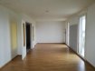 Appartement Location 2 chambres à Thionville - 770 € c.c. Appartement F3 de 80m2, situé au 4ème étage d'une résidence avec ascenseur, comprenant: une entrée, une cuisine équipée, un grand salon/séjour, un balcon, deux chambres, une salle de bains, un WC séparé et un cellier.
En annexe: un box et une cave.
Possibilité de se garer sur le parking de la résidence.
Proche Linkling et axe autoroutier.