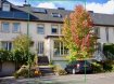 Maison mitoyenne Vente 4 chambres à Luxembourg-Cents - 1 280 000 € SCHAUS IMMOBILIER vous propose à la vente cette belle maison jumelée construite vers 1993, idéalement située dans un quartier calme et agréable de Luxembourg-Ville.
L'entrée dans la maison se fait par un hall d'entrée lumineux dans lequel a été aménagé un espace vestiaire. Le hall d'entrée permet d'accéder aux pièces suivantes :
• Un grand salon/salle à manger d'une surface d'environ 35m2, dont le sol est revêtu par du carrelage moderne.
Cette pièce se distingue par sa grande luminosité, les fenêtres en double vitrage avec des volets électriques côté jardin et côté rue laissent entrer beaucoup de lumière.
La cheminée et le chauffage au sol contribuent à une ambiance agréable et chaleureuse.
Le salon/salle à manger s'ouvre sur la cuisine.
• Une cuisine semi-ouverte sur le salon, équipée et aménagée datant de 2009, d'une surface d'environ 12m2. Le sol de la cuisine est revêtu de carrelage contemporain.
Le plan de travail est en granit et les appareils électroménagers sont haut de gamme.
Cette pièce bénéficie également d'une excellente luminosité ainsi que du chauffage au sol.
Depuis la cuisine, un accès se fait sur le balcon (d'une surface d'environ 14m2).
• Un balcon (d'une surface d'environ 14m2) est accessible depuis la cuisine et le salon/salle à manger.
• Un WC séparé équipé d'une fenêtre, dont le sol et les murs sont revêtus par du carrelage moderne. Dans le plafond sont intégrés des spots.
Un escalier revêtu par du marbre mène au premier étage. Les portes, permettant d'accéder aux pièces mentionnées ci-dessous, ont été remplacées par des ouvertures modernes en bois. A cet étage on retrouve :
• Trois belles chambres d'une surface respective de +/-10m2, +/-15,5m2 et +/-16m2, idéalement taillées de façon que chaque meuble y trouve sa place.
Le sol des chambres est revêtu de parquet massif en très bon état.
Il est à préciser que les fenêtres en double vitrage sont équipées de moustiquaires faits sur mesure.
• Une salle de douche d'une surface d'environ 5m2 rénovée récemment. Le sol et les murs sont revêtus par du carrelage et dans le plafond sont ingérés des spots.
La pièce dispose d'une douche de coin multifonctions avec une fonction de massage au jet d'eau.
L'accès au second étage se fait depuis le palier au premier étage. Un escalier revêtu de bois de noyer avec des spots intégrés dans le mur le long des marches permet d'accéder à une grande chambre d'une surface d'environ 30m2.
• La chambre bénéficie d'une excellente luminosité naturelle grâce aux fenêtres de type « velux », avec des stores fonctionnant à l'énergie solaire, intégrés dans le toit. Dans le plafond sont intégrés des spots.
Le sol de cette pièce est revêtu par du « laminat ».
La possibilité d'installer une salle de douche dans cette suite parentale est donnée, puisque tous les branchements sont déjà présents.
Le premier sous-sol est accessible depuis le hall d'entrée au rez-de-chaussée par un escalier revêtu de carrelage. Il se compose de différentes pièces de caves dont :
• Une chaufferie et une buanderie avec un accès au jardin.
• Un garage équipée d'une porte électrique moderne, permettant de profiter pleinement de la hauteur de la pièce.
Le second sous-sol est accessible par un escalier en béton. Ici s'offrent à vous deux vastes espaces entièrement aménagés dont le sol est recouvert de carrelage.
La maison dispose d'un beau et grand jardin naturel organisé en deux terrasses. Une belle terrasse (d'une surface d'environ 25m2) permet de profiter de ce coin de nature au plein centre-ville de Luxembourg.
En ce qui concerne les équipements de la maison :
• Toutes les fenêtres de la maison sont en double vitrage avec des châssis en bois.
• La maison dispose d'une façade isolante à tous les étages.
• Les dalles à tous les niveaux sont en béton.
• La toiture est en ardoise et est isolée.
• Dans le salon est installée une cheminée au bois.
• Dans la cuisine et dans le salon est installé un chauffage au sol.
• L'installation de chauffage date de 2009. Le chauffage est au gaz, assisté de l'énergie solaire, qui contribue au chauffage de l'eau. Une pompe dans le circuit d'eau chaude garantit une mise à disposition plus rapide de l'eau chaude à tous les étages et contribue ainsi à des économies d'eau.
• Un système évitant les dépôts de calcaire est installé dans la maison.
La maison est idéalement située à proximité de toutes les commodités, notamment les écoles, les transports en commun (bus et trains), les commerces, la forêt et les activités de loisir.
Nous sommes à votre entière disposition pour tout renseignement complémentaire et un rendez-vous de visite.
Ref agence :883046
