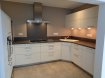 Appartement Vente 2 chambres à Pommerloch - 490 000 € SOUS COMPROMIS
Lumineux appartement à vendre dans une résidence à Pommerloch.
L'appartement de 88m² situé au 1er étage se compose de:
- beau hall d'entrée avec coin vestiaire
- wc séparé
- buanderie
- 2 belles chambres à coucher
- grande salle de douche, double lavabo, wc
- beau séjour / salle à manger avec coin cuisine équipée (plaque induction, four combiné avec four à vapeur, frigo, congélateur 3 tiroirs, lave-vaisselle, emplacement pour micro-ondes), sortie sur balcon
- 1 emplacement intérieur avec cave
- 2 emplacements extérieurs.
Ascenseur, parlophone avec caméra, thermostat ambiant portatif........
Toutes les commodités (commerces, supermarché....) sur place.