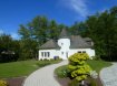 Villa Vente 4 chambres à Oberbronn - 435 000 €
Rare VILLA avec un grand parc 39 ares !
COUP DE CŒUR - ESPACE - QUALITÉ
Terrain d’environ 39 ares clôturés avec portail automatique
Surface habitable environ 250 m2 (6 pièces dont 4 chambres à coucher)
RDC, carrelage et granit :
Un vestibule 20 m2
1 grand espace 50 m2 salon, salle à manger et cuisine ouverte avec accès sur une grande terrasse sud
1 WC séparé
1 SDB avec douche, baignoire et double vasque
1 chambre 20 m2
1er étage, carrelage et parquet :
Couloir 15 m2
1 SDB - 7 m2, douche et lavabo
1 WC séparé
3 Chambres entre 22 et 24 m2 chacune
Sous-sol :
1 cave
1 Buanderie
1 chaufferie
1 cave à vin
Garages pouvant recevoir 3 voitures
Prix de vente justifié : 435 000 €
* Honoraires d’agence à la charge des vendeurs, frais de notaire en sus.
Diverses indications:
Adresse 67110 OBERBRONN SUD à 5 km de NIEDERBRONN (gare SCNF à 7 minutes)
Portes et Fenêtres PVC double vitrage, volets électriques
Chauffage central (Chaudière Wiessmann mazout)
Tubage de la cheminée
Superbe jardin paysagé avec un bassin
Chalet d’été 30 m2
Diagnostic performance énergétique = C 133kwh en cours E 39 Kg
Taxe foncière 1062 €
Rare par son exceptionnel aménagement extérieur comme intérieur, matériaux de haute qualité, cette maison spacieuse a été terminée en 2003. Coup de cœur assuré, elle est séduisante, sans vis à vis, et habitable de suite. Le grand terrain est un plus pour les amateurs d’espaces.
La biodiversité de la région lui confère un cadre de vie rural propice à l'évasion.
Photos supplémentaires sur demande
Pierre Bernhardt Négociateur indépendant en immobilier
Tel 06 07 47 40 05 Siren: 315571521
Agent mandataire de : Sarl IMGELOC siège social 17 rue des Romains 67110 Niederbronn les Bains
Siret 50092522700018 Carte Prof. N° 661/2007 Mandat nr 329 019
