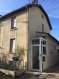 Maison mitoyenne Vente 2 chambres à Thionville - 179 000 € Maison de ville mitoyenne d'un côté sur 2 niveaux + combles
Comprenant entrée, séjour, cuisine avec accès balcon et cour, salle de bains avec douche et WC.
Au 1er 2 chambres, WC.
Au 2ème combles aménageables.
Deux caves.
Garage + local vélo.
Chauffage gaz
Maison à rénover : chaudière-électricité-sanitaires.
