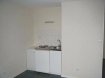 Appartement Location à Berck - 320 € c.c. Réf: 0142 Studio de 20 m² idéal premier logement en plein coeur de Berck Plage au 3ème étage sans ascenseur: Entrée avec placard, salle de vie avec coin cuisine équipée, salle d'eau avec wc. Loyer: 290 € Charges: 30 € pour l'eau 1 mois de caution frais d'agence: 187 € Libre Réf 0142