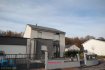 Maison Vente 3 chambres à Villerupt - 425 000 € En vente à Villerupt très belle maison individuelle situé dans un nouveau lotissent très calme et agréable à vivre. (Lotissement les Prairies de Cantebonne)
Construite en 2016 sur un terrain de 4,35 ares, avec des finitions de qualité, très bien soignée et bien agencée, cette maison se compose comme suit :
Rez-de-chaussé : un salon - salle à manger avec un espace bureau, une belle cuisine équipée ouverte sur le living, un wc séparé, un débarras, un garage pour deux voitures.
La cuisine et salon ont accès direct sur une grande terrasse (le tout plein pied) et un jardin aménagé et clôture, avec un abris de jardin.
Étage : trois chambres à coucher, une salle de bain et douche.
Autres ;
Stationnement privatif pour deux voitures devant le garage.
Possibilité d?agrandissement de l?étage.
(Chauffage central au gaz, VMC double flux, performance énergétique BB)
Garantie décennal valable - 6 ans
Disponible a convenir !
Ref agence :FVCVRM2