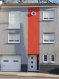 Maison mitoyenne Vente 4 chambres à Ettelbruck - 799 000 € MAISON mitoyenne construite en 2003.
Rdch: Hall d'entrée, Salle de douche, Garage 1 voiture, réservoirs Mazout, Cuisine équipée, Rangement;
1er étage: Hall, Cuisine équipée, grand Living, 1 chambre à coucher;
2ème étage: Palier, 3 chambres à coucher, Salle de Bains, Terrasse;
Grenier aménageable.