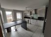 Appartement Location 4 chambres à Hettange-Grande - 1 200 € c.c. Appartement Hettange Grande 6 pièce(s) 138.78 m2. Hettange-Grande appartement F6 rue du Luxembourg
Duplex au 1er et 2éme étage comprenant une cuisine équipée (prévoir réfrigérateur et lave vaisselle) , 1 grand séjour, 4 chambres, 1 salle de bains et 2 salles d'eau.
Chauffage individuel gaz.
1 cave, 1 garage et 2 places de parking devant la maison.
Loyer 1 150 € + 50 € de charges (Eau, TEOM et entretien chaudière)
Honoraires agence 1150 €
Dépôt de garantie: 1 150 €
Libre au 3 novembre 2025
Honoraires de 1 150 € TTC à la charge du locataire comprenant 450 € TTC pour l'état des lieux. Loyer de base 1150 €/mois. Provision sur charges 50 €/mois, régularisation annuelle. Dépôt de garantie 1 150 €. Classe énergie C, Classe climat C Montant moyen estimé des dépenses annuelles d'énergie pour un usage standard, établi à partir des prix de l'énergie de l'année 2021 : entre 1731.00 et 2341.00 €. Les informations sur les risques auxquels ce bien est exposé sont disponibles sur le site Géorisques : georisques.gouv.fr.