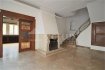 Maison de maître Location 5 chambres à Luxembourg-Limpertsberg - 4 000 € En plein centre du quartier du Limpertsberg, Sigelux Real Estate vous propose à la location, cette charmante maison de maître, située au 29, rue Léandre Lacroix L-1913 Luxembourg
Surface habitable 280m2
Elle se compose comme suit :
Au rez de chaussée
- Hall d’entrée avec cheminée et garde-robe
- Cuisine équipée avec un accès terrasse
- Salle à manger avec accès terrasse
- Bureau avec de nombreux rangements
- Salon avec feu ouvert
- Une toilette séparée
- Garage pour 2-3 voitures
- Jardin
Au 1er étage
- 4 chambres à coucher
-1 salle d’eau avec baignoire, douche, placard de rangement
Au 2éme étage
-1 chambre à coucher
- Salle de bain avec baignoire, et WC
- 1 grenier
Au sous-sol
- Chaufferie
- Cave à vin
- Buanderie
- 2 pièces de rangement
DISPONIBILITE IMMEDIATE
Loyer : 4000€
Garantie locative : 3 mois de loyer
Frais d’agence 1 mois de loyer +17 % Tva
Pour plus de renseignement ou un Rendez-Vous pour visiter, contactez :
SIGELUX 46 71 31 ou info@sigelux.lu