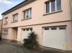 Maison mitoyenne Vente 3 chambres à Koerich - 630 000 € Maison à vendre à Koerich avec beaucoup de potentiel.Située à Koerich avec une superficie habitable de +/- 143 m², construite sur un terrain de 3 ares.Comprenant hall d'entrée, cuisine équipée indépendante, salon/salle à manger, 3 chambres à coucher, salle de bain, wc séparé, cave, grenier aménageable en 2 chambres, jardin et 2 garages.Quelques travaux de rafraichissement sont à prévoir.Pour plus de renseignements ou une visite (visites également possibles le samedi sur rdv), veuillez contacter le 28.66.39.1.Ref agence :72743