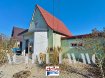 Maison Vente 2 chambres à Moyeuvre-Grande - 229 000 € Maison Moyeuvre Grande 107 m2. A Froidcul commune de Moyeuvre-Grande, au sein d'un quartier calme et résidentiel, devenez propriétaire de cette charmante maison de construction individuelle de 107m² de surface totale, avec 90m² habitable.
Récemment rénovée avec goût, elle vous séduira par son atypisme, son charme et par son cadre de vie agréable à quelques pas de la forêt.
Au rez de chaussée, vous y trouverez un double sas d'entrée donnant sur la pièce de vie de prêt de 20m² avec l'espace cuisine attenante de 9m².
En complément bénéficiez d'une véranda offrant un espace supplémentaire de 21 m² lumineux et confortable avec son poêle à pellet et ses grandes baies vitrées donnant accès directement à la terrasse de 30m².
De plus au même niveau vous disposez d'une pièce d'eau avec wc et baignoire, ainsi qu'une grande pièce type suite parentale avec cabine de douche et espace dressing, ainsi qu'un espace buanderie et rangement.
A l'étage vous disposez de 2 chambres de 12 et 11m².
Pour finir, une cave idéale pour un espace cellier et sur le côté de la maison d'un carport avec grande hauteur parfait pour stationner véhicules, camionnette ou encore camping-car.
Le jardin entièrement clôturé, exposé nord-est offre un bel espace pour profitez des beaux jours et dispose d'un cabanon de jardin et d'un accès direct au carport.
De gros postes de travaux ont été réalisés, notamment la réfection de la toiture de la véranda et du carport, la mise en conformité de l'assainissement, l'isolation de la façade par l'extérieure et le remplacement de la chaudière.
DPE réalisé le 19/08/2024 : logement classé C pour 168 kwh/m²/an ainsi que C pour les émissions de gaz à effet de serre pour 22 kg co²/m²/an.
Montant estimé des dépenses annuelles d'énergie pour un usage standard : entre 1 520€ et 2 120€ par an. Prix moyens des énergies indexés sur l'année 2021, 2022, 2023 (abonnements compris)
Les informations sur les risques auxquels ce bien est exposé sont disponibles sur le site Géorisques : www.georisques.gouv.fr ».
Honoraires inclus à charge vendeur
Pour plus de renseignements votre conseiller immobilier : Mme PETITFRERE Marie
