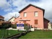 Maison individuelle Vente 4 chambres à Audun-le-Roman - 210 000 € Mandat de vente N° 2025
Maison individuelle entièrement rénovée de 140 m² sur 7 ares environ comprenant :
Entrée, grande pièce de vie salon salle à manger avec cheminée insert , cuisine équipée avec accès terrasse, 2 salles d’eau avec wc suspendu.
Aile gauche 1er étage : 2 chambres avec dressing
Aile droite 1er étage : 2 chambres
2 celliers, 2 caves.
Jardin avec terrasse et chalet de jardin, garage 1Vl + atelier
Informations techniques :
- Chauffage central gaz de ville + électrique
- Façade refaite (6ans).
- Double vitrage PVC
- Tout à l'egout
- Electricité refaite à neuf
- Toiture refaite
BELLE PRESTATION INTÉRIEURE !
Ce bien vous intéresse : Pour toute information complémentaire ou éventuelle visite, contactez LA CENTRALE IMMOBILIÈRE DE PIENNES et JARNY au 03.82.22.45.44. A SAISIR TRÈS VITE !!!
