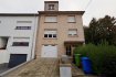 Maison jumelée Vente 4 chambres à Niederkorn - 695 000 € immohub, votre partenaire dans l’immobilier à Niederkorn „Prenzebierg“, vous propose cette grande maison libre de 3 cotés sur un magnifique terrain de 8,49 ares dans un quartier résidentiel privilégié.
La maison est parfaitement habitable dans son état actuel.
RDC:
-Hall d’entrée 5,54 m2
-Débarras 1,65 m2
-Local technique 15 m2
-Buanderie 13,06 m2 avec accès à un grand jardin arboré
-Garage pour une voiture de 22,47 m2
R+1:
-Hall 7,20 m2
-Cuisine indépendante 10,12 m2 avec accès balcon 4,65 m2
-WC séparé 2,68 m2
-Double séjour 36,10 m2
R+2:
-Hall de nuit 5,77 m2
-Salle de bain 5,64 m2
-Chambre I 15,67 m2
-Chambre II 15,42 m2
-Chambre III 9,33 m2
R+3: (autorisé sur plans)
-Grenier non aménagé
-Chambre IV (mansardée)
Détails:
-Chauffage au gaz
-Dalles en béton
-Vue imprenable
-Prix: 695000 €