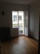 Appartement Location 1 chambre à Pont-à-Mousson - 540 € c.c. F2 CENTRE VILLE. Situé au 1er étage d'un petit immeuble bien tenu, il offre cuisine équipée, ouverte sur salon, 1 grande chambre, salle d'eau et wc séparés. Cave Les charges incluent le chauffage, l'eau et les ordures ménagères.