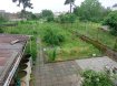 Maison Vente à Florange - 106 000 € Maison 118 m2 (Travaux). Maison mitoyenne des deux côtés de 118 m², à réaménager entièrement.Située 4 place Saint Hubert à Florange, dans une impasse, cette maison se compose de plusieurs demi-niveaux et peut offrir environ 200 m² habitables après travaux.Le bien se situe sur un terrain clôturé de 5,4 ares.Le lot vendu est complété par deux garages individuels côte à côte (terrain de 0.76 ares) situé face à la maison. dont 6.00 % honoraires TTC à la charge de l'acquéreur.