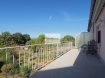 Duplex Vente 4 chambres à Soleuvre - 598 000 € Beau Duplex à vendre sis à Soleuvre
Descritpion:
- /- 130m2 surface habitable
- Le duplex se trouve dans une maison bi-familiale au 2ième et 3ième étage
- Jardin individuelle de /- 2ares
- Garage
2ième étage
- Hall d'entrée (marbre au sol)
- Salon avec accès au balcon (marbre au sol)
- Balcon de 22m2 avec une vue imprenable
- Cuisine individuelle
- Chambre/Bureau
- WC avec Buanderie
3ième étage
- 3 chambres à coucher (parquet au sol)
- Salle de bain (baignoire et douche)
A proximité de l'université Belval et bonne accès au transport publique.
Le duplex est libre de suite
Ref agence :1213176