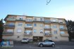 Appartement Vente 2 chambres à Dudelange - 385 000 € Bel appartement au 2ème étage (sans ascenseur), avec 2 balcons, très lumineux et bien agencé.
Se compose de 2 chambres à coucher, d'une cuisine équipée, d' un salon avec balcon et d'une salle de douche.
Ainsi qu'un garage fermé et une cave privative.
Situé dans un quartier très calme et agréable a vivre, facilité de stationnement, proche de la forêt et à 5 minutes à pied de l'école et du lycée.
Disponible a convenir.
Les honoraires d'agence sont entièrement à charge du vendeur.
Ref agence :DCVF14_2