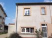 Maison Location 1 chambre à Nomeny - 760 € Village entre Nomeny et Pont-à-Mousson . Maison avec terrasse et jardinet Au rez-de-chaussée :grande cuisine équipée en accès terrasse, beau séjour et buanderie. A l'étage : 2 chambres, salle de bains avec baignoire et douche, grenier.