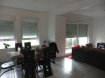 Appartement Vente 2 chambres à Évrange - 225 000 € (1 minute à pied de Frisange, Lux) Appartement F4 de 2008 au RdC sur élevé avec environ 82 m² habitables + 2 balcons + grand garage individuel + place de parking privée + grande cave + buanderie (commun pour ½ immeuble): Entrée, espace ouvert de env 46 m² avec salon/séjour accès balcon, salle à manger, grande cuisine équipée. Possibilité cheminée à l’âtre ou poêle dans le salon. 2 chambres (les 2 avec accès balcon), SdB équipée avec baignoire et douche, WC séparé.
Chauffage au sol. Isolation extérieure. DV PVC Blanc.