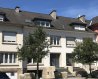 Maison Location 4 chambres à Luxembourg-Belair - 4 000 € A LOUER
LUXEMBOURG-BELAIR
MAISON DE MAITRE – 4-5 chambres à coucher – 186 m2 (surf. Habitable)
Descriptif :
REZ-DE-CHAUSSEE
Hall d'entrée
Living - Salle à manger (Parquet)
Cuisine équipée ouverte avec accès vers jardin et terrasse
W.C. séparé
ETAGE 1
Chambre parentale (parquet)
Chambre à coucher (parquet)
Bureau (parquet)
Salle de douche
W.C. séparé
ETAGE 2 :
2 chambres à coucher (parquet)
Salle de bain avec baignoire et W.C.
Sous-sol : garage, cave, buanderie, chaufferie (Gaz)
ATOUTS SUPPLEMENTAIRES :
Peinture neuve,
Alarme, Parquet, Nouvelles portes,
Volets électriques
Situation calme, Proche écoles, commerces, transport en public
Disponibilité : 1ier septembre 2017
Loyer : 4.000.-€