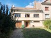Maison Vente 4 chambres à Pont-à-Mousson - 137 000 € Secteur priviliégé, situation exceptionnelle !!. Sur une parcelle de 1567 m2 totalement arboré, une maison des années 70 offrant 157 m2 habitable avec un grand garage et dépendances. quatres chambres, un bureau, deux salle de bains, une pièce à vivre de 30m2 exposé plein sud et une cuisine de 15m2. Chauffage central gaz. très beaux volumes à exploiter dans une rue très calme !! prèvoir travaux de renovation !!