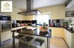 Maison mitoyenne Vente 4 chambres à Leudelange - 999 000 € Nous vous proposons cette très belle maison libre des 4 côtés, à seulement 10 minutes de Luxembourg Ville et proche de toutes commodités et axes autoroutiers.Celle-ci se compose comme suit :Au rez-de-chaussée : Hall d'entrée, wc séparé, cuisine entièrement équipée ouverte sur le living/salle à manger donnant accès à la terrasse et au jardin.Au 1er étage : Deux chambres à coucher, une suite parentale avec sa salle de bain (jacuzzi) privative, grand espace de rangement et bureau.Grenier complètement aménagé comprenant un coin salon, une chambre à coucher avec une salle de douche privative.Pour compléter ce bien un garage avec fosse et 2 annexes (cuisine barbecue) s'y ajoutent.Pour tout renseignements complémentaires ou une visite (visites également possibles le samedi sur rdv), veuillez contacter le 28.66.39.1.Ref agence :72488