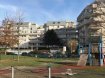 Vente - Appartement à Illkirch-Graffenstaden prix : 169 500 € ILLKIRCH Ile de la Niederbourg, en bordure de l'ILL, dans copropriété de standing au calme et dans la verdure, venez découvrir cet agréable et lumineux appartement 3 pièces de 67,05 m² avec vue dégagée et sans vis-à-vis.
Ce bien est composé au 5ème étage : d'une entrée/dégagement, d'un salon/séjour avec balcon, une cuisine, deux chambres, une salle de bain et un WC séparé.
Au sous-sol, un parking et une cave.
Renseignements complémentaires : construction de 1997, chauffage collectif, double vitrage, placards muraux (x3), taxe foncière 2017 : 717 €, montant prévisionnel des charges annuelles : 2 544 €, nombre de lots principaux : 133
Prix commission d'agence incluse : 176 550 €
Prix hors commission d'agence : 165 000 €
Commission d'agence 7 % TTC.