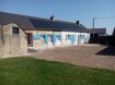 Ferme Vente 1 chambre à Vancé - 86 400 € Fermette avec dépendances. Secteur La Chartre sur le Loir, campagne, environnement très calme, fermette de plain-pied restaurée offrant au rez de chaussée : un salon/séjour avec cheminée et poutres, une cuisine avec poêle à bois, une chambre, une salle d'eau , combles aménageables. A la suite une pièce . Une grange avec grenier, un atelier, un débarras , une cave. Chauffage : pompe à chaleur. Panneaux solaire, adoucisseur. Beau parc arboré sans vis à vis, environnement très calme.