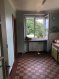 Maison Vente 3 chambres à Creutzwald - 115 000 € L'agence Pack'Immo vous propose cette maison semi-mitoyenne de 100 m2 de type T5 à rénover.
Situé au calme (quartier Houvergarten), elle donne sur la forêt et possède un garage séparé de la maison ainsi qu'une cave. La maison est équipée de double vitrage en PVC ainsi que d'un chauffage au gaz et possède un terrain de 6 ares accessible des 2 côtés.
Le RDC est constitué de:
Une cuisine de 9.23 m2
Un sellier de 2.1 m2
Un salon d'environ 20m² ouvert sur une salle à manger:
de 10m² et une salle de bain rénovée de 4.42 m2 avec une grande douche et un WC.
Le 1er étage est constitué de 3 grandes chambres et d'un grand placard:
Une des chambres a 2 greniers accolés de chaque coté de 5.1 m1 chacun.
Il est possible d'abattre les 2 cloisons pour avoir une chambre de 20.41 m2.
Modification déjà réalisée dans ce type de maison.
La cave fait la moitié de la maison, le reste étant un vide sanitaire.
Maison saine dans un quartier hyper calme, affaire à saisir !