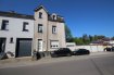 Maison jumelée Vente 5 chambres à Lamadelaine - 520 000 € Maison unifamiliale, libre de 3 côtés, sur terrain de 2,04 ares, construction massive, comprenant au rez-de-chaussée: corridor avec vestiaire, ainsi que sortie vers l'arrière sur la terrasse et le jardin, living - salle à manger, cuisine - équipée.1er étage: Couloir, 2 chambres à coucher de12,50 m² et de 16 m², salle de douche. 2 ème étage: 3 chambres à coucher de: 12,00 m², 12,50 m², 15,50 m². Grenier: rangement.Sous-Sol: cave, buanderie, atelier, chaufferie, 2ème cuisine équipée, salle de fête, salle de douche, WC,.Garage +- 16,00 m2,1 place de parking extérieure, cour, terrasse, jardin bien aménagé, avec étang de pêche.Nouvelles fenêtres double vitrage, en PVC, plus porte d'entrée, installation 2006. Électricité, chaudière (BUDERUS), de 2012, avec 2 panneaux solaires, nouvelle salle de bains au 1er étage, Situation géographique: les lignes principales sont à moins de 500 mètres, 300 mètres de la gare, centres commerciaux, arrêt de bus, POST, garderie, écoles, autoroutes, etc.Passe énergétique en cours de réalisation.Ref agence :MGLAVG105