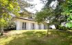 Maison Vente 3 chambres à Berck - 456 000 € REF: 6015 Superbe Villa à rafraîchir au calme, a proximité immédiate des commerces. Implanté sur 3000 mètres de jardin. Composé de : Entrée, cuisine séparée, salon-séjour de plus de 60 m² avec cheminée, possibilité 4 chambres, 2 salle de bains. Sous sol complet, salle vidéo, chaufferie, studio, idéal profession libérale ! Villa Exposée plein SUD, calme, avec de beaux volumes ! Avis aux grandes Familles.