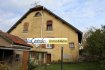 Maison jumelée Vente 2 chambres à Bouligny - 56 000 € Mandat de Vente N° 2271
Idéalement située, venez découvrir cette maison jumelée de +/- 75 m² sur 5,20 ares.
Elle se compose ainsi : Entrée, cuisine, pièce de vie, salle de bain, wc, accès cave.
Au 1er : 2 chambres, accès grenier. Sous-sol complet : cave, chaufferie avec accès extérieur.
Jardin arrière avec dépendance.
Informations techniques :
- Chauffage central Fuel (ancien)
- Ancien vitrage Bois
- Tout à l'égout
- Travaux à prévoir
Ce bien a retenu votre attention ?
Pour une éventuelle visite ou information complémentaire, contactez nous.
La Centrale Immobilière de Piennes et Jarny au : 03.82.22.45.44.
Nous sommes à votre disposition du mardi au samedi.