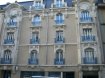 Appartement Location 4 chambres Metz - 1 200 € Au cœur du Quartier Gare/ Sainte Thérèse, dans un immeuble de caractère rue Pasteur, bel appartement rénové de 160m². Celui ci offre une grande entrée, un salon-séjour spacieux et lumineux, une cuisine séparée, 4 belles chambres, une salle de bains et plusieurs petits balconnets. L'immeuble dispose d'un ascenseur. Chauffage au gaz individuel. Disponibilité à convenir.