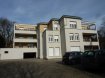 Appartement Vente 3 chambres à Longwy - 230 000 € Dans une copropriété de 10 appartements, dans un très bel immeuble entièrement rénové (façade, toiture...), appartement T5 de 126m² situé au 2ème étage (carrez) avec place de parking extérieure et parking dans garage collectif privatifs, se composant ainsi: entrée, dégagement, cuisine, salon ouvert sur salle à manger avec accès terrasse, 1 SDB et 1 Salle d'eau, w-c, placards, 3 chambres, balcon. Très bel environnement ! Au 9 avenue Foch. Prévoir un rafraîchissement. Charges trimestrielles de 400€ (assurance, entretien des extérieures, nettoyage des communs, élec des communs...). Pour infos et visites, Rocco PANETTA au 06 88 56 77 94 (merci de laisser un message si répondeur).