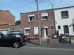 Maison Location 3 chambres à Bertry - 650 € c.c. maison avec jardin. entrée cuisine salle séjour salon coin lingerie wc
étage trois chambres dont une petite salle de bains
jardin