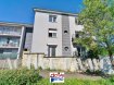 Appartement Seremange 3 pièce(s) 94 m2. NOUVEAUTÉ ! EN EXCLUSIVITÉ !

Sur la commune de SEREMANGE-ERZANGE, au sein d'un environnement agréable et verdoyant, à proximité des commodités, écoles, commerces, transports en commun et des axes autoroutiers.
Au sein d'une copropriété rénové en 2014, devenez propriétaire de ce charmant appartement F4 de 94m² au rdc surélevé avec entrée indépendante et 1 garage. 

Composé d'un sas d'entrée, d'une pièce de vie lumineuse de plus de 20m² avec balcon communiquant avec une spacieuse cuisine dînatoire aménagée et équipée de 14m², de 2 chambres d'environ 9m² et 13m², d'un espace bureau, d'une salle d'eau, d'un wc séparé ainsi qu'une pièce de linge, buanderie, cellier-débarras parfait pour y faire le rangement et optimiser les espaces de vie.
En plus de son entrée indépendante, le cellier communique directement avec les communs de la copropriété et donne accès aux caves et espace chaufferie ainsi qu'au garage.

Chauffage individuel gaz (Chaudière condensation 2013)
Volet roulant électrique
Parking à proximité.
Syndic bénévole - Charges mensuelles : 125€ (comprenant électricité des communs et assurance bâti)

DPE réalisé le 01/04/2026 :  logement classé C pour 174kWh/m²/an ainsi que C pour les émissions de gaz à effet de serre pour 29kg co²/m²/an.
Montant estimé des dépenses annuelles d'énergie pour un usage standard : entre 1 620€ et 2 230€ par an. Prix moyens des énergies indexés sur les années 2021, 2022, 2023 (abonnements compris)

Les informations sur les risques auxquels ce bien est exposé sont disponibles sur le site Géorisques : www.georisques.gouv.fr »

Honoraires inclus à charge vendeur
Pour plus de renseignements votre conseiller immobilier : 
Mme PETITFRERE Marie 06 95 67 68 76
Copropriété de 21 lots - dont 9 lots habitation. ().
Charges annuelles : 1500.00 euros.