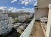 Appartement Location 2 chambres à Mulhouse - 800 € c.c. MULHOUSE, Nouveau Bassin.
Nous vous proposons à la Location ce Bel Appartement F3 de 81m, comprenant :
- 1 Entrée avec Placard,
- 1 Cellier avec emplacement Lave-Linge,
- 1 Séjour Lumineux avec sa Cuisine Ouverte et équipée et donnant accès à la Terrasse (Sud-Est)
- 1 Salle de Bains avec Double Vasque, Baignoire et Douche,
- 1 WC indépendant,
- 2 Chambres donnant accès à un Balcon.
- 1 Garage et 1 Cave complètent cet Appartement.
A proximité directe du TRAM et des accès autoroutiers.