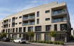 A LOUER - LUXEMBOURG-LIMPERTSBERG  
BUREAUX DE 237 M² - 4 PARKINGS INTERIEURS INCLUS - ARCHIVES - EMPLACEMENT PRIVILEGIE  
76, avenue de la Faïencerie, Luxembourg-Limpertsberg 1ier étage

SIGELUX Real Estate vous propose à la location de spacieux bureaux idéalement situés au 74, avenue de la Faïencerie, au coeur du quartier très recherché de Limpertsberg, à proximité immédiate du centre-ville de Luxembourg.  
Offrant une surface de bureaux d'environ 237 m², complétée par plus de 36 m² d'archives en sous-sol, cette propriété constitue une excellente opportunité pour une entreprise souhaitant associer une adresse représentative, des espaces de travail fonctionnels et une accessibilité optimale.  
Atout particulièrement appréciable dans ce secteur : 4 emplacements de parking intérieurs sont inclus dans le loyer. (6 emplacements supplémentaires disponibles sur demande)  
DES ESPACES PROFESSIONNELS MODULABLES ET BIEN EQUIPES  
Les bureaux bénéficient d'un aménagement permettant de répondre aux besoins de différentes structures professionnelles.  
Le cloisonnement peut être adapté afin de créer une organisation correspondant à votre activité : bureaux individuels, espaces collaboratifs, salles de réunion ou espaces de réception.  
Les locaux disposent notamment des équipements suivants :  

Surface de bureaux : 236,73 m²  

Cloisonnement modulable selon les besoins  

Plafonds froids pour un meilleur confort thermique  

Planchers techniques facilitant la distribution des réseaux informatiques et électriques  

Cuisine équipée  

Espaces d'archives et de stockage en sous-sol de 36,79 m²  

4 emplacements de parking intérieurs inclus dans le loyer  
Cette configuration convient particulièrement aux cabinets d'avocats, fiduciaires, sociétés de conseil, Family Offices, professions libérales et entreprises recherchant des bureaux de qualité dans un environnement professionnel valorisant.  
LIMPERTSBERG - UN EMPLACEMENT STRATEGIQUE ET RECHERCHE  
Limpertsberg compte parmi les quartiers les plus appréciés de la capitale, tant pour son cadre résidentiel élégant que pour la qualité de son environnement professionnel.  
L'avenue de la Faïencerie bénéficie d'une localisation particulièrement intéressante, offrant un accès pratique au centre-ville, aux quartiers d'affaires et aux principales infrastructures de Luxembourg.  
Les avantages de cette adresse :  

Proximité du centre-ville et de ses institutions  

Accès au réseau de tramway facilitant les déplacements vers Kirchberg, le centre-ville et la Gare centrale  

Bonne desserte par les transports publics  

Accès pratique aux principaux axes routiers  

Restaurants, commerces et services à proximité  

Quartier reconnu et apprécié des entreprises et professions libérales  

4 parkings privatifs intérieurs, un avantage considérable pour les collaborateurs et les dirigeants  
La combinaison des transports publics et du stationnement privatif représente un véritable atout pour une entreprise soucieuse de l'accessibilité de ses bureaux.  
UNE SOLUTION IDEALE POUR VOTRE ACTIVITE  
Ces bureaux offrent un équilibre particulièrement intéressant entre localisation, confort, flexibilité et maîtrise du budget.  
Grâce à leurs surfaces modulables, leurs équipements techniques et leurs espaces annexes, ils permettent d'envisager une installation professionnelle adaptée aux exigences actuelles.  
L'adresse convient aussi bien à une société déjà établie souhaitant améliorer son environnement de travail qu'à une structure recherchant une implantation de qualité à Luxembourg.  
CONDITIONS FINANCIERES  

Loyer mensuel : 11.000 EUR hors TVA  

Loyer soumis à TVA  

4 emplacements de parking intérieurs inclus  

Charges mensuelles : 1.000 EUR

INFORMATIONS ET VISITES  
Pour toute demande de renseignements ou pour organiser une visite, merci de nous contacter de préférence par e-mail en précisant votre activité, la surface recherchée et votre date d'installation souhaitée.  
Bob Funck  
SIGELUX Real Estate  
Téléphone : +352 621 265 450  
E-mail : bob@sigelux.lu