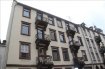 Appartement Vente 3 chambres à Strasbourg - 290 000 € Idéalement situé à Neudorf dans une rue calme à sens unique, proche du tram, des commerces, écoles et des autoroutes.Immeuble de 1930 avec 5 lots.Spacieux et lumieux 5pièces de 100m2 situé au 2ème étage sur 3.Il se compose d'un grand Salon|séjour donnant sur un balcon, de 3 chambres dont une avec un 2ème balcon, d'une belle salle de bain avec baignoire et douche et d'un WC séparé.Appartement à fort potentiel à rénover à votre goût.Il sera agrémenté d'une terrasse donnant sur la cuisine.Une cave et un local vélo complétera ce bien.pour plus d'informations, merci de contacter :Julien DISS 06.32.09.01.04