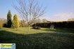 Maison Vente 3 chambres à Maizières-lès-Metz - 159 500 € PAVILLON FAMILIAL F5 105M²
¤¤¤¤ UNE EXCLUSIVITÉ Capt’Immo ¤¤¤¤
LE PAVILLON FAMILIAL COCOONING F5 105M²
VOUS SEREZ GÉOGRAPHIQUEMENT SITUE :
A 1000 M DE LA GARE SNCF.
40 ALLERS/RETOURS JOURNALIERS
METZ-LUXEMBOURG-METZ
DE 5H A 23H.
A 1500 M DE L’ACCÈS AUTOROUTE A 31
METZ - LUXEMBOURG
A 15 MN DE METZ CENTRE.
A 19 MN DE THIONVILLE CENTRE.
A PROXIMITÉ IMMÉDIATE DES TRANSPORTS EN COMMUN,
DES ECOLES, DES SERVICES, DES COMMODITÉS, DES COMMERCES
ET CENTRES COMMERCIAUX.
SURFACE AU SOL 105 M²
POSSIBILITÉ D’EXTENSION DE 60 M².
AU RDC, ESPACE ACCUEIL, UN SALON-SÉJOUR, UNE CUISINE
INDÉPENDANTE, UN CELLIER AVEC ACCÈS DIRECT SUR LA TERRASSE,
ESPACE VERT, ET UN WC INDÉPENDANT.
UN GARAGE AVEC PORTE MOTORISÉE.
A L’ÉTAGE COTE NUIT : 3 CHAMBRES, PALIER
ET UNE SALLE DE BAIN AVEC BAIGNOIRE.
TERRASSE, ESPACE VERT CLOS, SANS VIS-A-VIS,
ORIENTATION EST, SUD
Ce bien bénéficie d’un environnement calme,
sans nuisance, un ensemble cocooning et paysager.
Pavillon familial idéal de par ses volumes,
sa fonctionnalité, sa conception.
Le tout vous apportera une qualité de vie et de confort agréable.
Dans un concept “ville à la campagne“.
Vous jouirez d'une totale plénitude dans un site paisible.
Vous aurez plaisir à recevoir, dans ce cadre convivial.
Chauffage central au gaz, chaudière neuve,
double vitrage PVC, volet roulant.
Porte d’entrée et porte de garage sectionnelle
motorisée neuves
Un bien idéal pour primo accédant.
Idéalement situé à découvrir sans attendre.
Renseignements au 06 30 55 11 48
Visites 7 JOURS SUR 7 sur RDV
Capt’Immo 3,5%
Votre solution immobilière!
Moins d’honoraires ! Conseils et services en plus !
