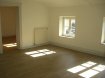 Appartement Location 1 chambre Metz - 670 € c.c. Au centre-ville, 16 rue Saint Eucaire, au troisième étage, appartement rénové de trois pièces d'une surface de 62 m² comprenant une cuisine aménagée, un séjour, une chambre, un bureau et une salle d'eau avec wc.
Chauffage individuel au gaz.
Honoraires d'agence selon LOI ALUR:
496 € pour les visites, la constitution du dossier, la rédaction du bail
3€/m² pour l'état des lieux soit 186 €,
soit un total de 682€.